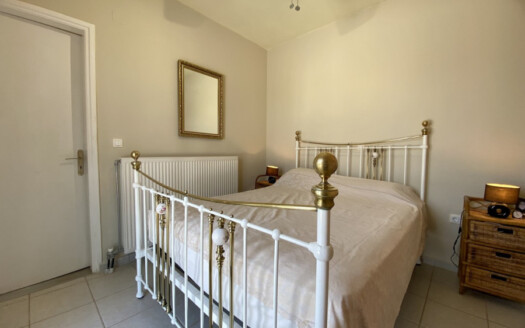 Villa contemporaine de plain-pied avec des vues fascinantes à Drapanos