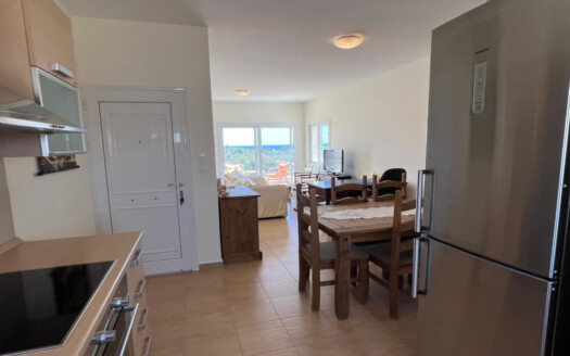 Appartement moderne de 2 chambres en bord de mer, à Agios Nikolaos.